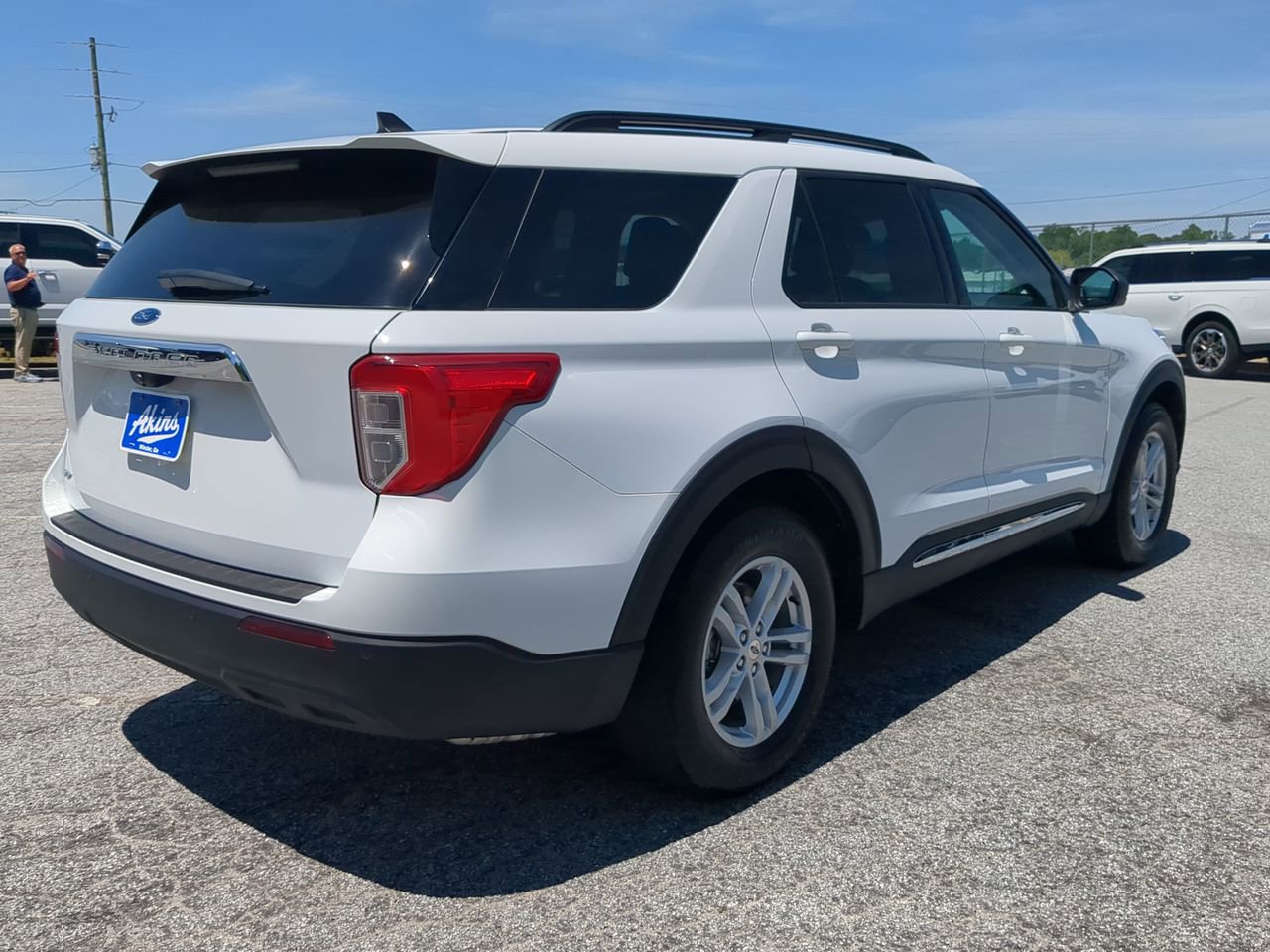 Certified 2021 Ford Explorer XLT RWD image 3