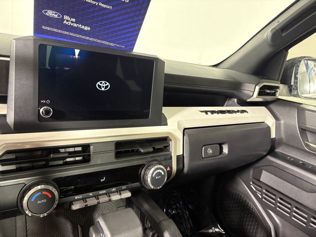 Used 2024 Toyota Tacoma TRD Sport AWD/4WD image 16
