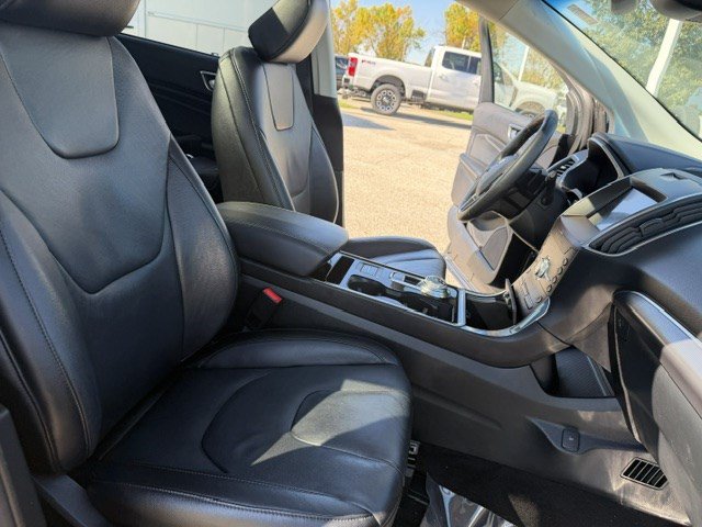 Certified 2020 Ford Edge Titanium w/ Class II Trailer Tow Package AWD/4WD image 36
