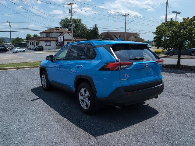 Used 2019 Toyota RAV4 LE w/ Carpet Mat Package AWD/4WD image 7