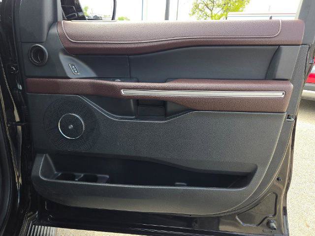 Certified 2024 Ford Expedition Max Limited AWD/4WD image 4