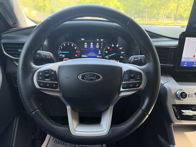 Certified 2022 Ford Explorer XLT w/ Equipment Group 202A AWD/4WD image 9