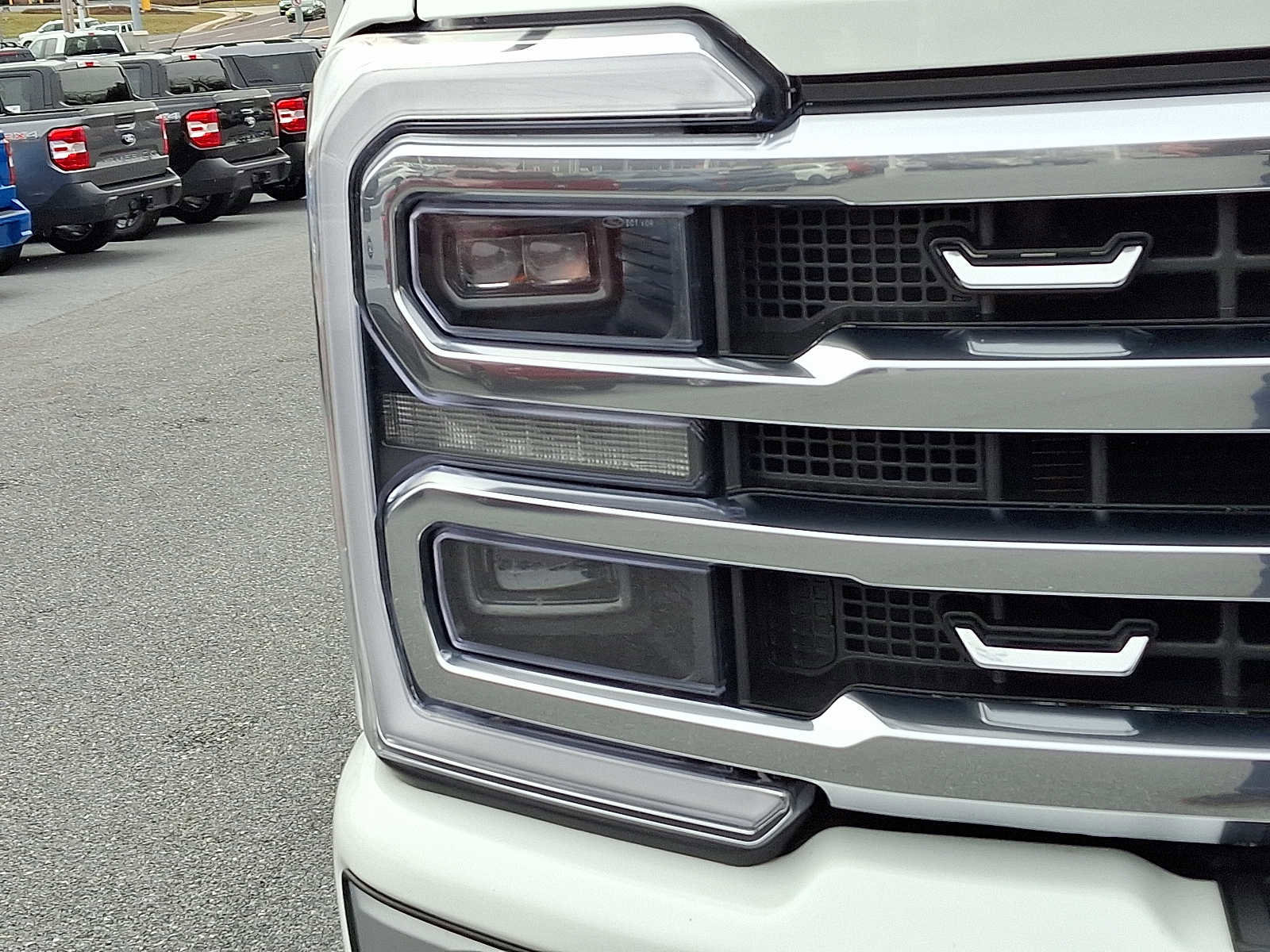 Certified 2024 Ford F250 Platinum w/ Tremor Off-Road Package image 9