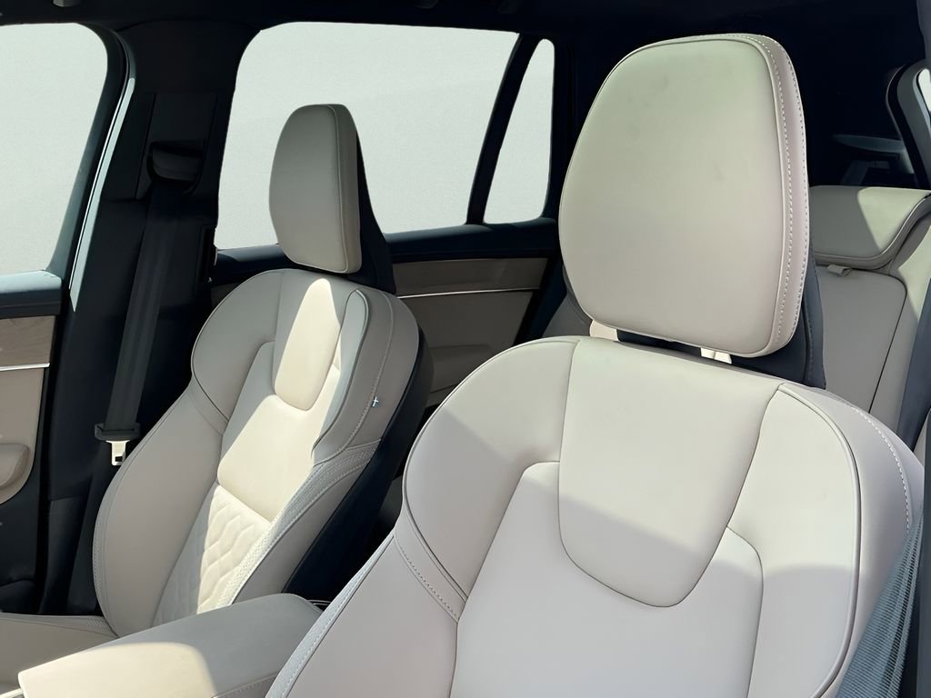 Used 2025 Volvo XC90 B6 Plus AWD/4WD image 20