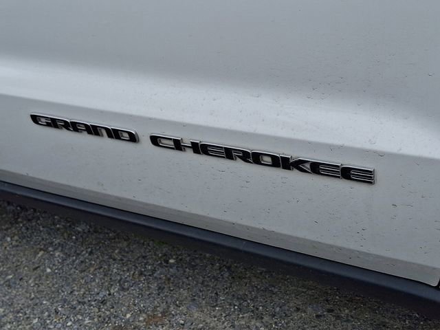 Used 2019 Jeep Grand Cherokee Laredo AWD/4WD image 10