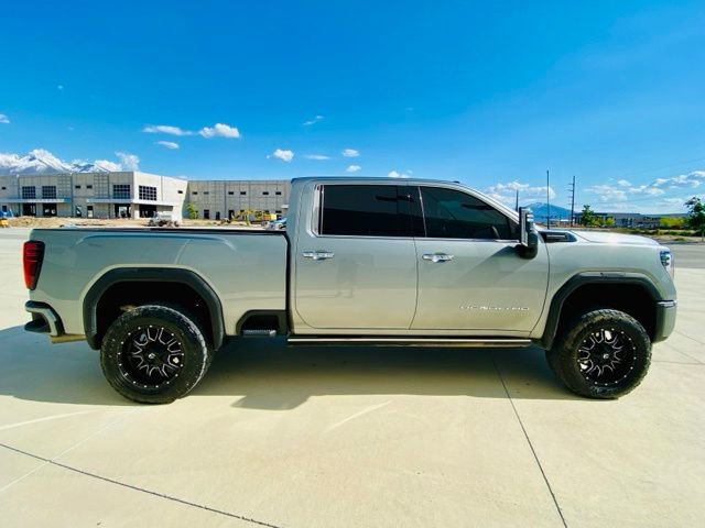 Used 2025 GMC Sierra 2500 Denali Ultimate AWD/4WD image 4