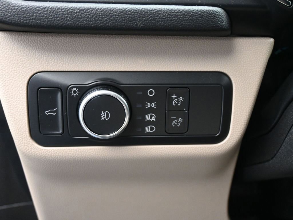 Certified 2022 Ford Escape Titanium w/ Class II Trailer Tow Package image 43