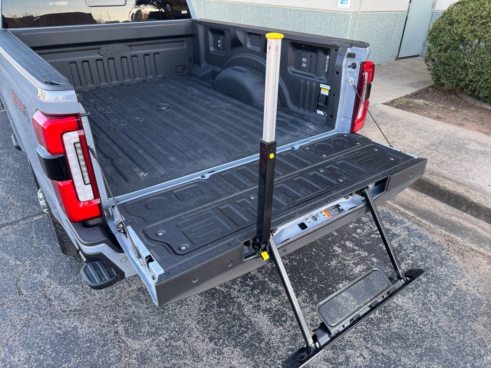 Certified 2024 Ford F250 Limited w/ FX4 Off-Road Package image 17