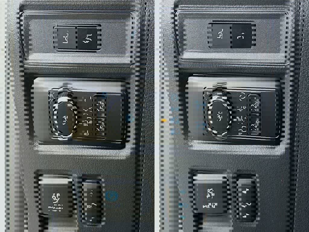 Certified 2024 Ford Expedition XLT image 27