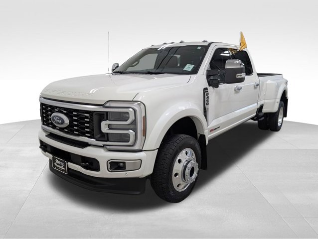 Certified 2025 Ford F450 Platinum w/ Platinum Plus Package AWD/4WD image 19