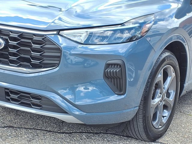 Certified 2023 Ford Escape ST-Line w/ Tech Pack #1 AWD/4WD image 27