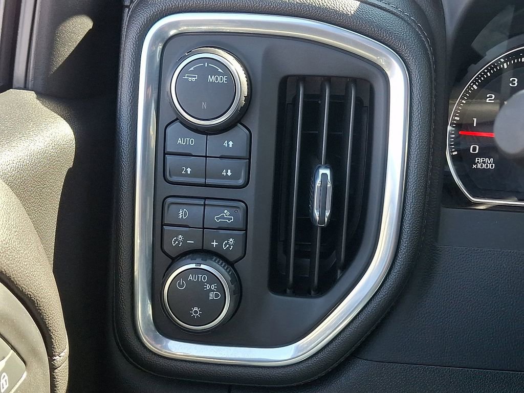 Used 2022 Chevrolet Silverado 1500 LT Trail Boss w/ Convenience Package II AWD/4WD image 24