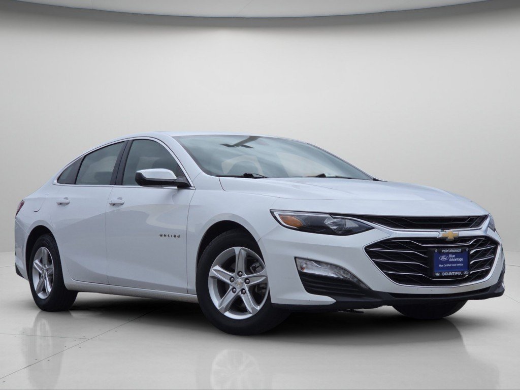 Used 2022 Chevrolet Malibu LT FWD image 2