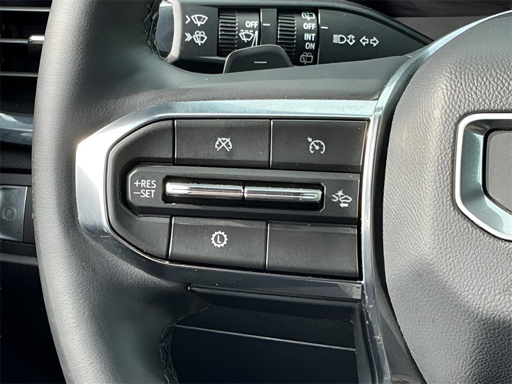 Used 2025 GMC Acadia Elevation image 34