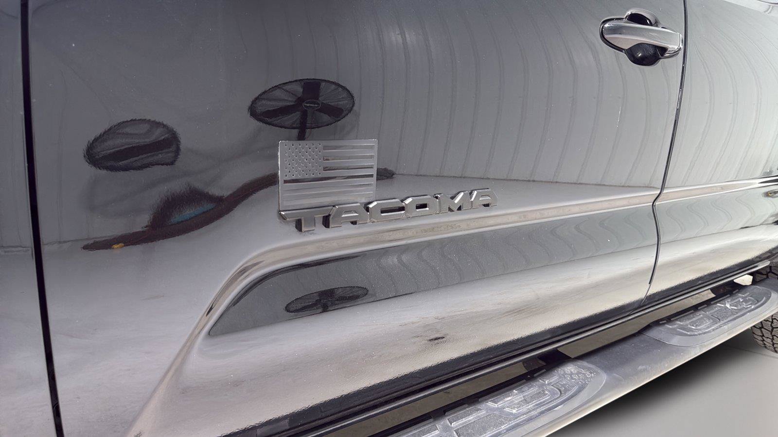 Used 2020 Toyota Tacoma SR5 AWD/4WD image 31