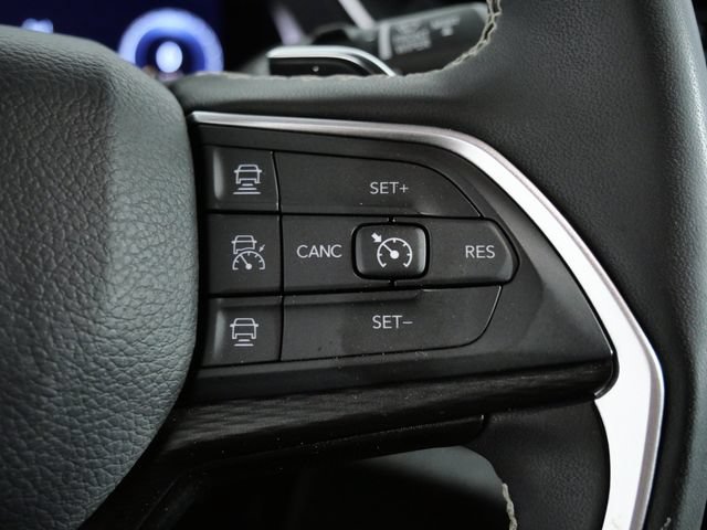 Used 2024 Jeep Grand Cherokee Altitude AWD/4WD image 21