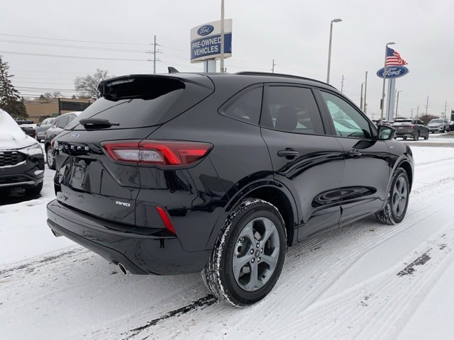 Certified 2023 Ford Escape ST-Line Select w/ Tech Pack #2 image 5