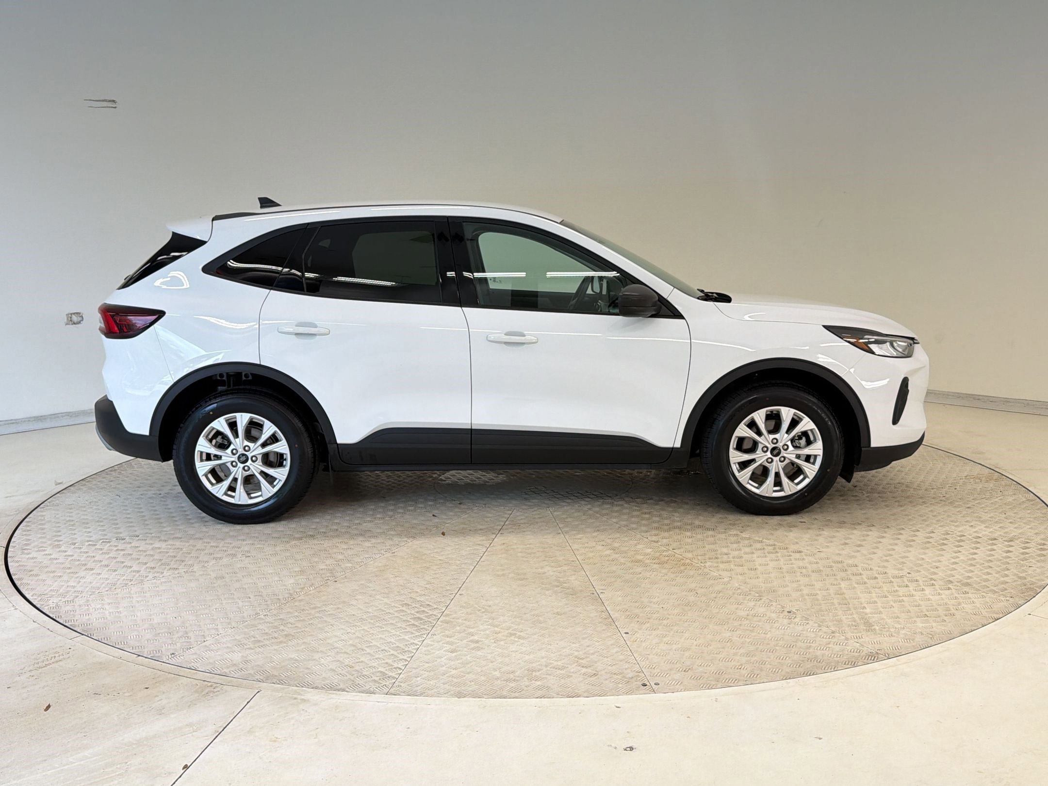 Certified 2025 Ford Escape Active image 6