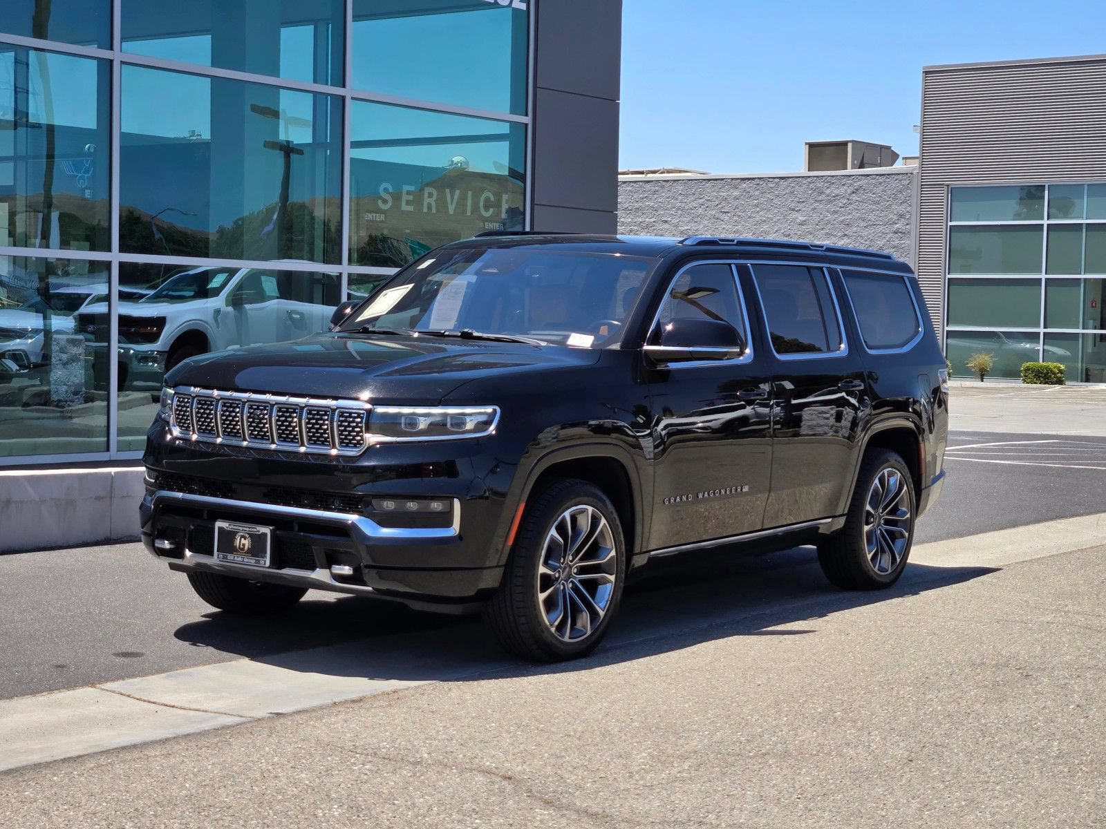 Used 2022 Jeep Grand Wagoneer Series III w/ Rear Seat Video Group 1 AWD/4WD image 8