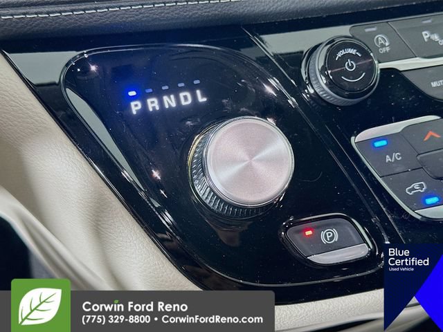 Used 2024 Chrysler Pacifica Touring-L AWD/4WD image 19