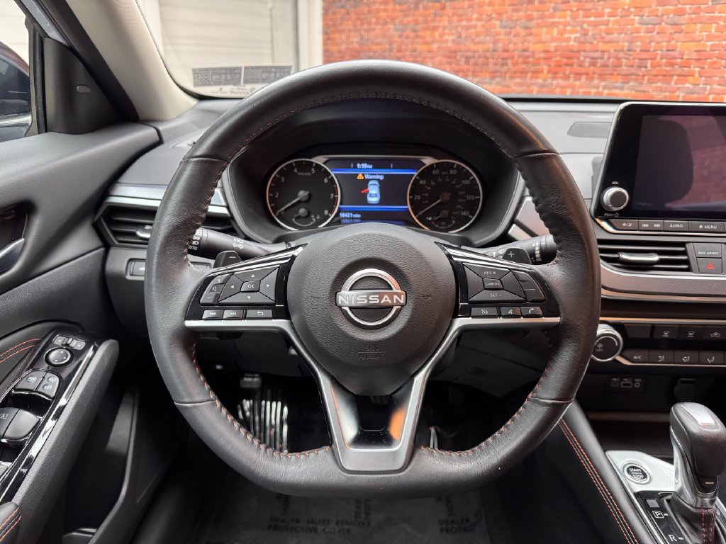 Used 2023 Nissan Altima 2.5 SR FWD image 13