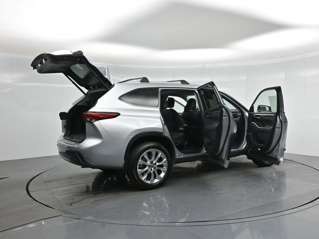 Used 2022 Toyota Highlander Limited image 34