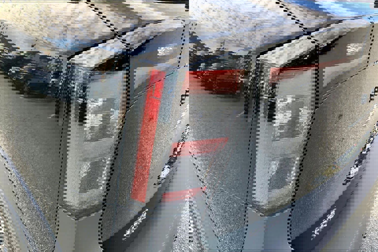 Used 2025 Nissan Kicks SR image 27