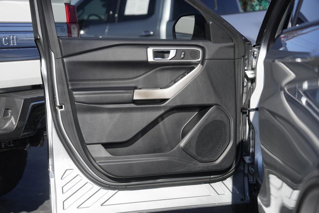 Certified 2023 Ford Explorer XLT w/ Equipment Group 202A image 31