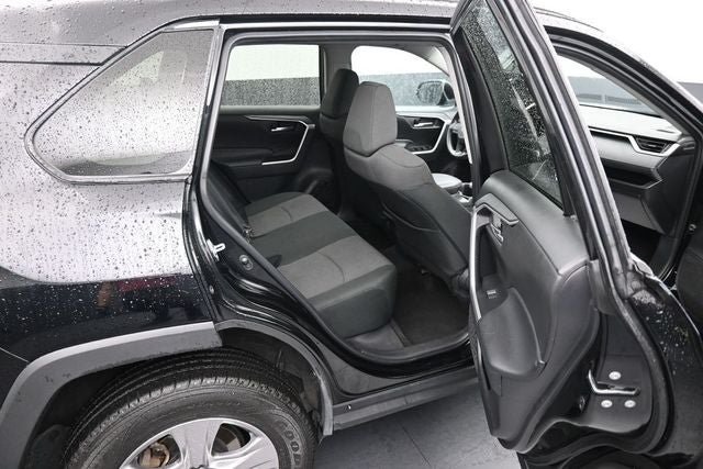 Used 2023 Toyota RAV4 XLE AWD/4WD image 14