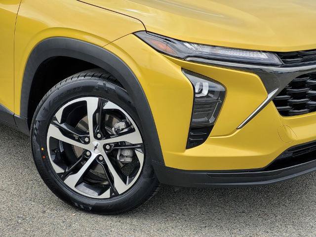 Used 2024 Chevrolet Trax RS w/ Driver Confidence Package FWD image 9