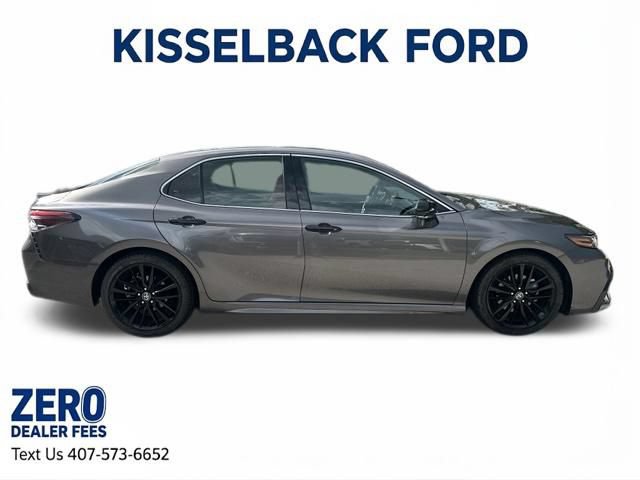 Used 2022 Toyota Camry XSE FWD image 4