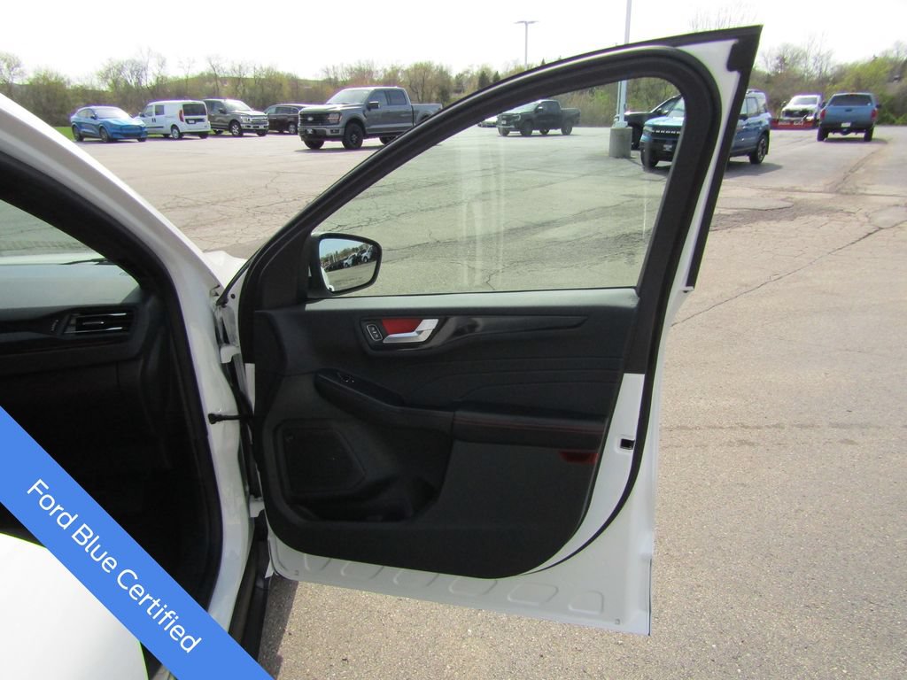 Certified 2023 Ford Escape ST-Line Select w/ Tech Pack #2 AWD/4WD image 41
