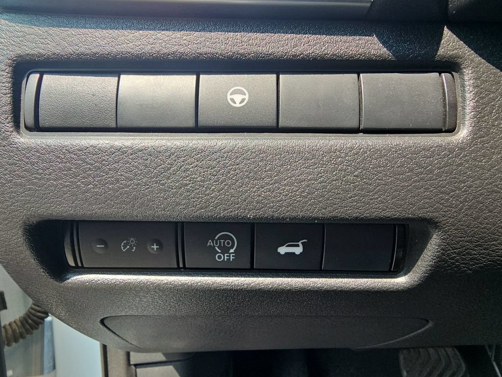 Used 2024 Nissan Rogue SV AWD/4WD image 24