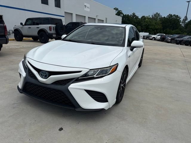 Used 2019 Toyota Camry SE w/ Audio Package FWD image 2