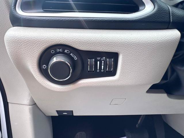 Used 2024 Chrysler Voyager LX FWD image 22