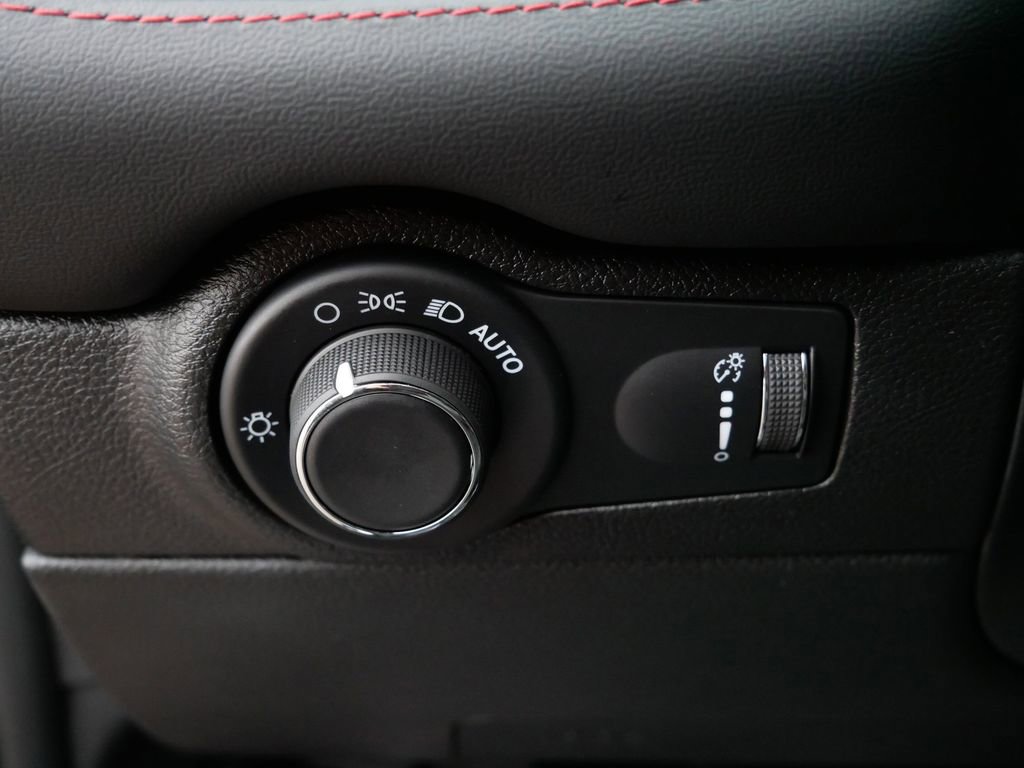 Used 2025 Dodge Durango GT AWD/4WD image 17