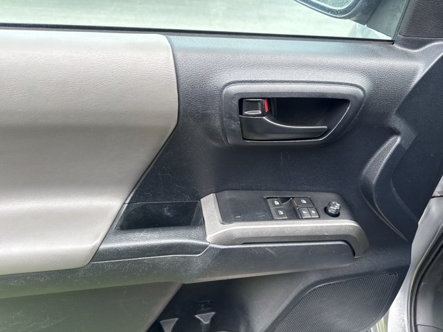 Used 2020 Toyota Tacoma SR5 RWD image 14