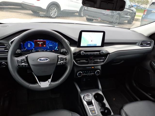 Certified 2022 Ford Escape Titanium w/ Class II Trailer Tow Package AWD/4WD image 6