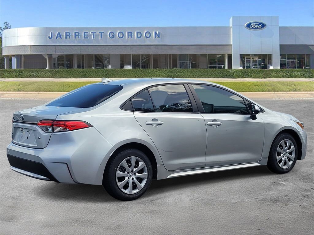 Used 2021 Toyota Corolla LE FWD image 4