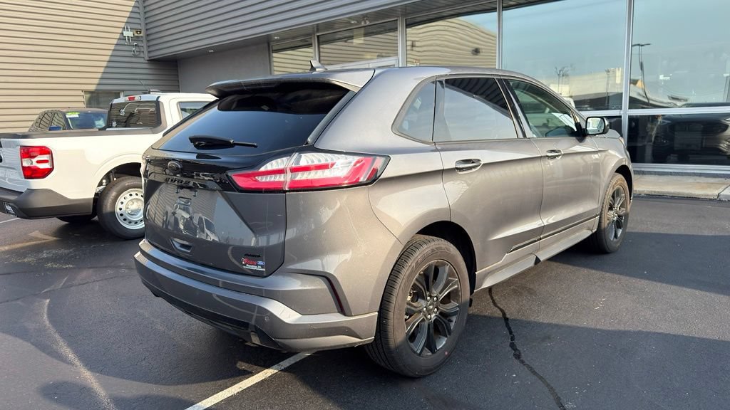 Certified 2024 Ford Edge SE w/ Black Appearance Package AWD/4WD image 5