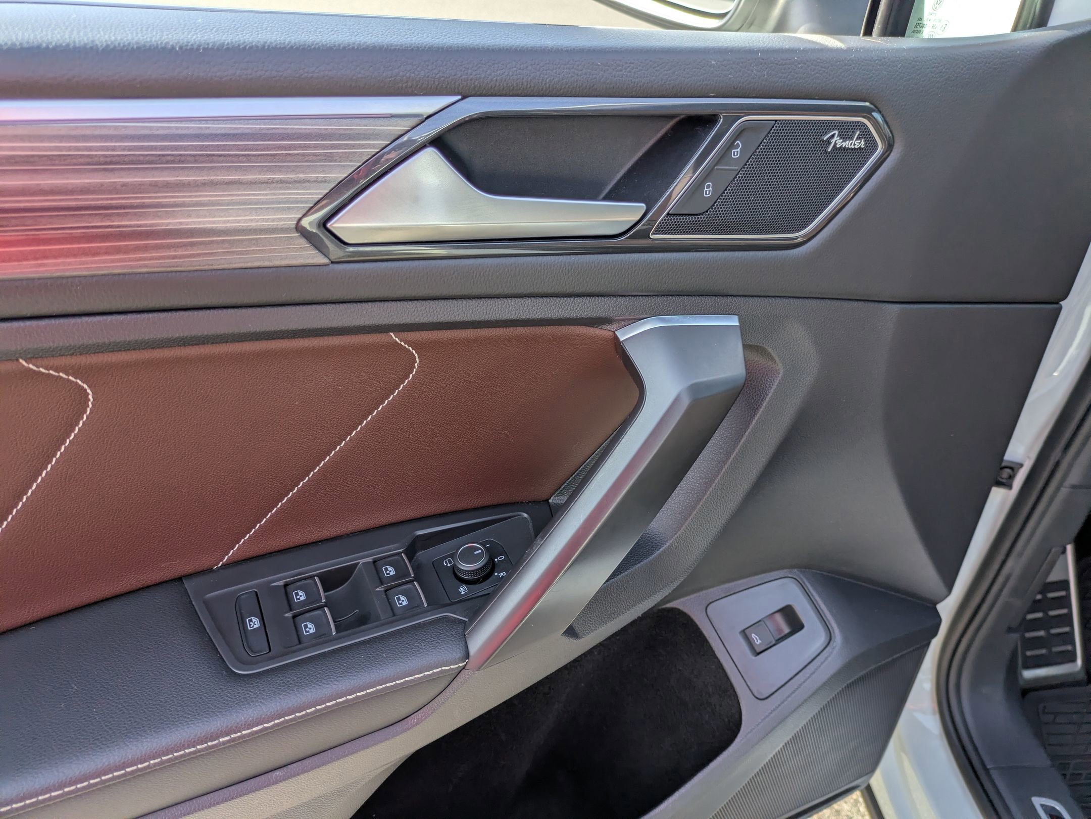 Used 2022 Volkswagen Tiguan SEL R-Line image 16