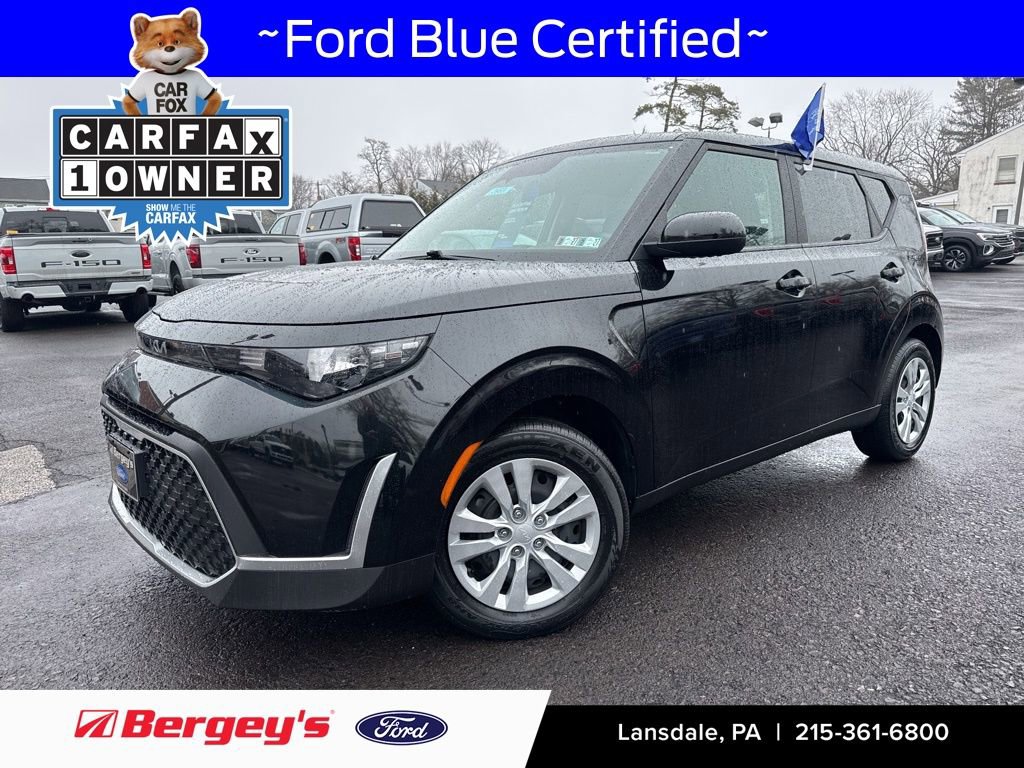 Used 2023 Kia Soul LX FWD image 1