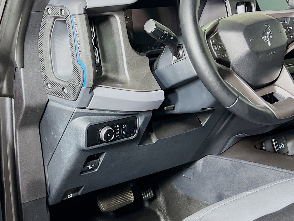 Certified 2024 Ford Bronco Black Diamond image 12