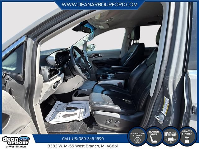 Used 2022 Chrysler Pacifica Touring-L FWD image 10