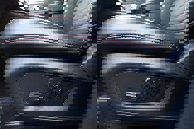 Certified 2025 Ford Explorer ST-Line w/ Premium Package image 15