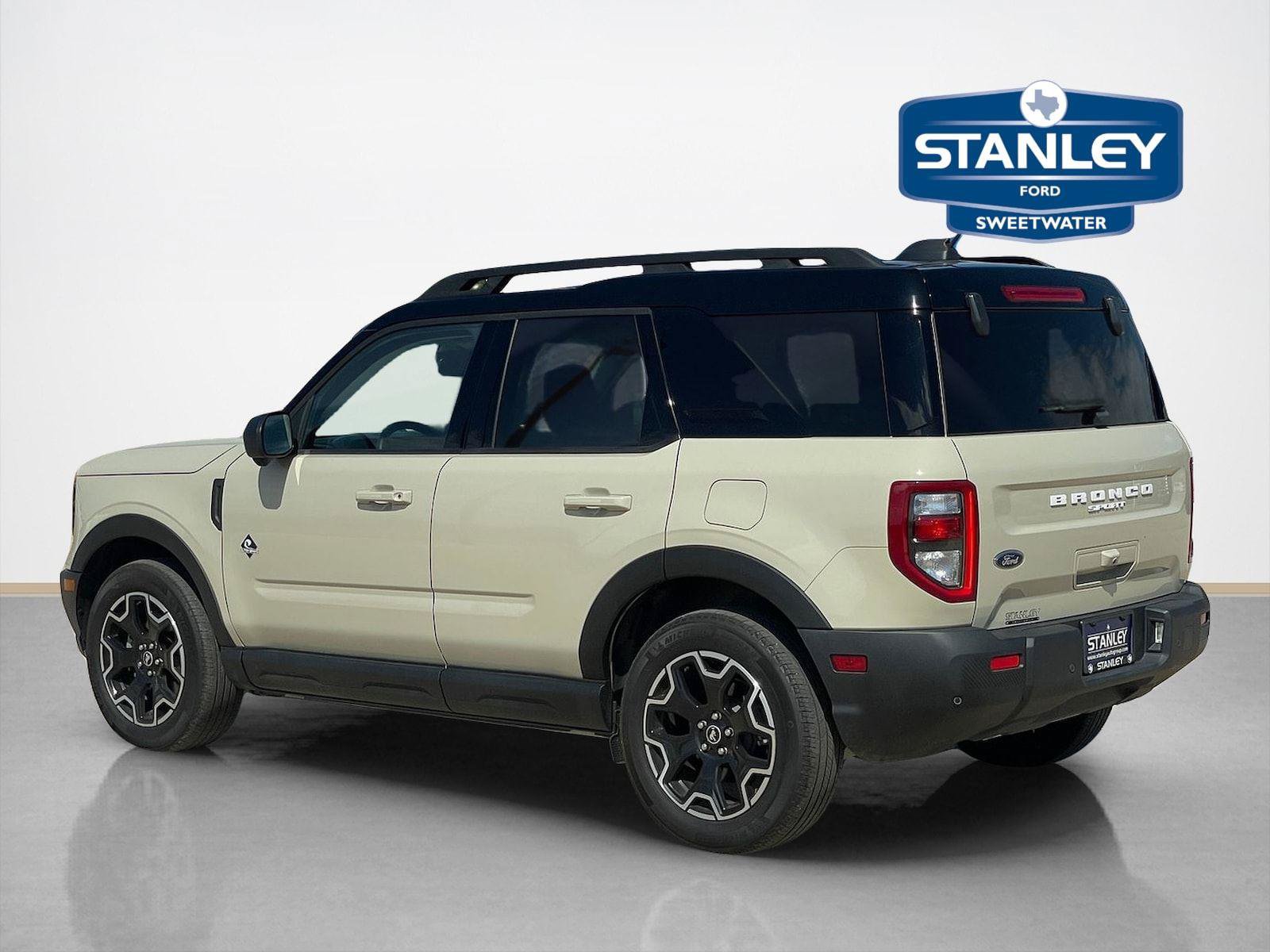 Certified 2025 Ford Bronco Sport Outer Banks w/ Outer Banks Tech Package+ AWD/4WD image 5