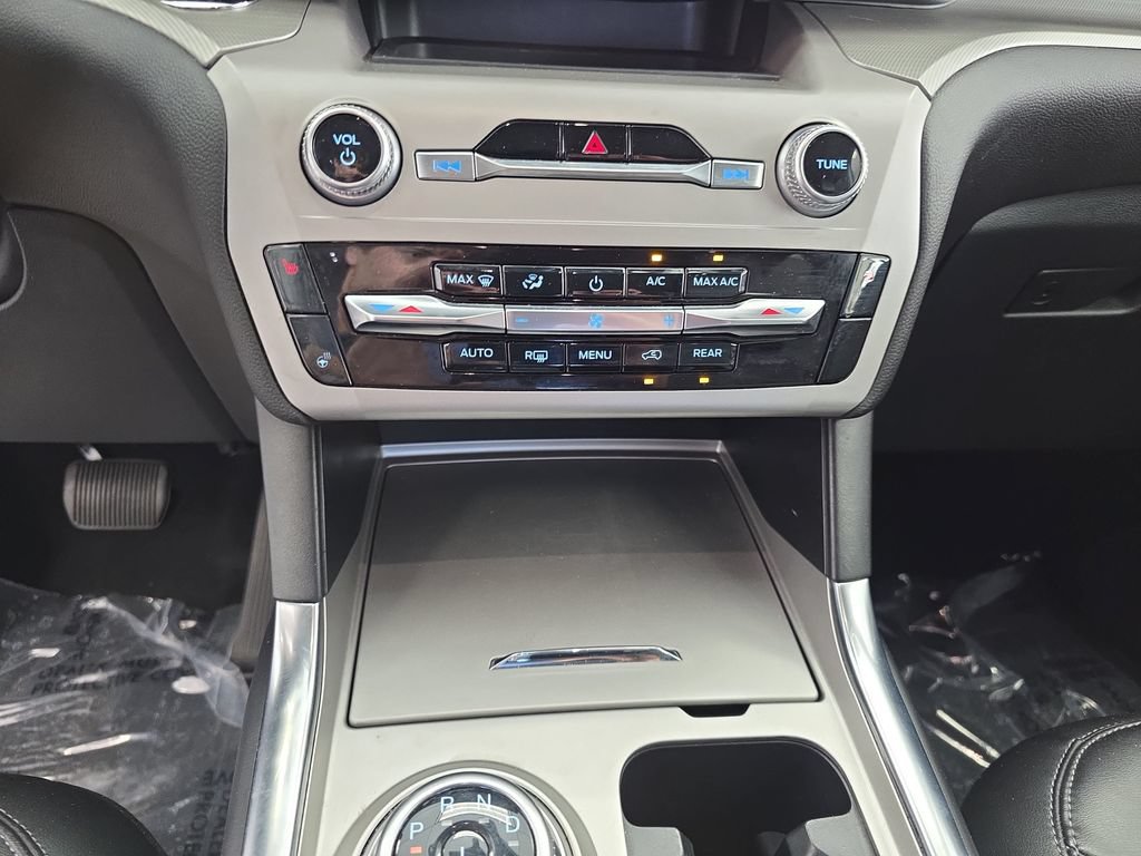 Certified 2023 Ford Explorer XLT w/ Equipment Group 202A AWD/4WD image 22