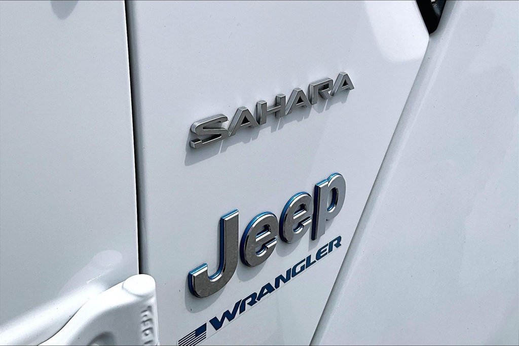 Used 2023 Jeep Wrangler Unlimited Sahara AWD/4WD image 8