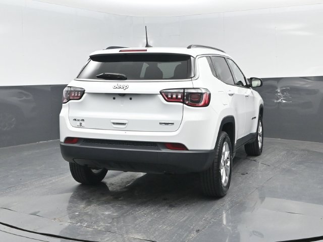 Used 2025 Jeep Compass Latitude w/ Sun & Sound Group AWD/4WD image 22