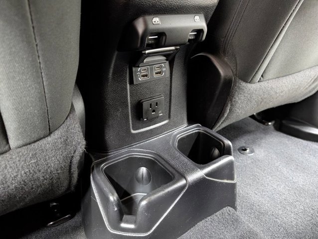 Used 2019 Jeep Wrangler Unlimited Sahara AWD/4WD image 14